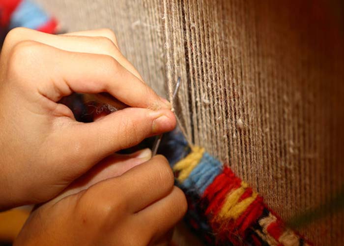 Craftsman doing carpet